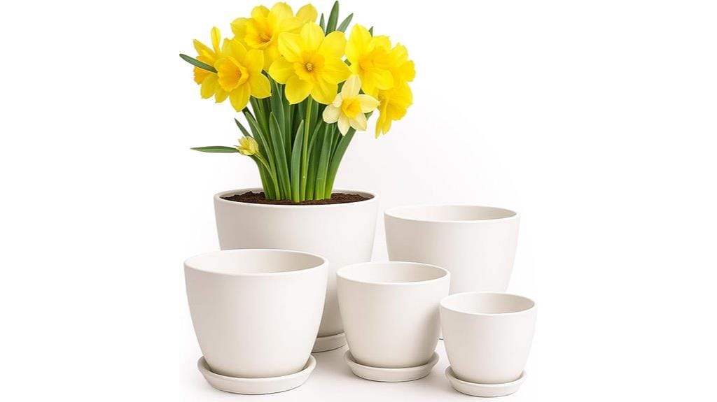 white plastic plant pots